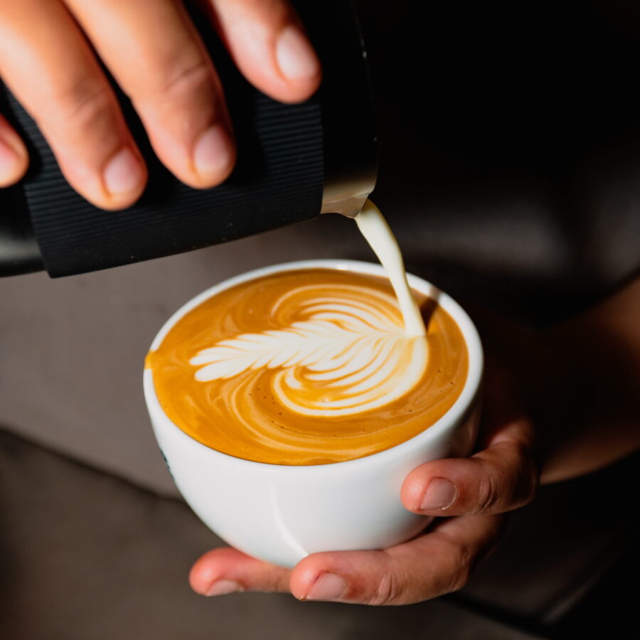Yeni Başlayanlar için Latte Art Rehberi 14 kapak